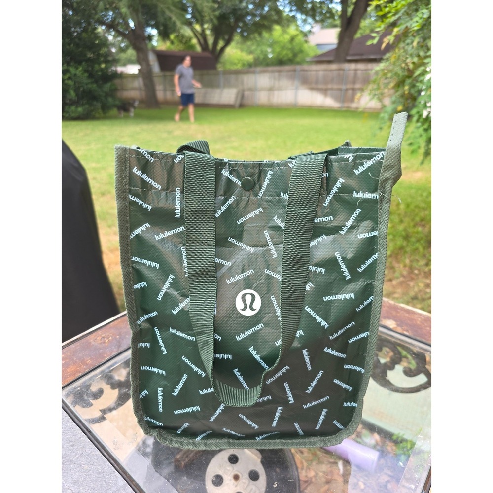 Lululemon Small Green Logo Reusable Shopping Tote Lunch Bag Snap